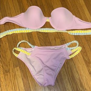 Victoria’s Secret bikini